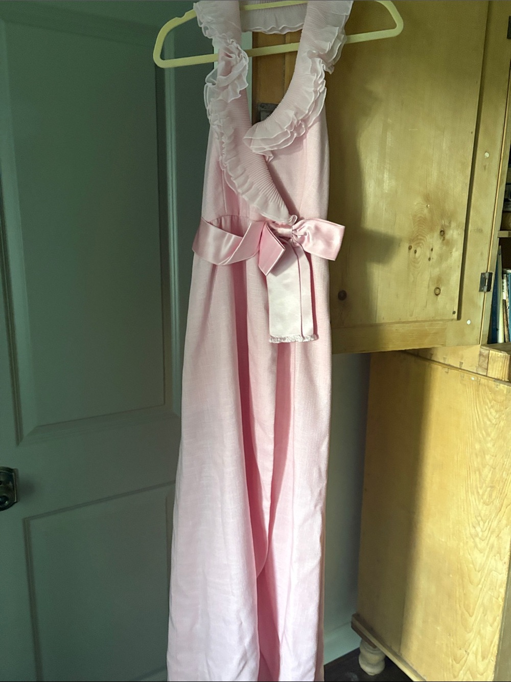 Backless Ruffle-Trim Maxi Dress in Pink with Waist Bow size 6. Vintage.
